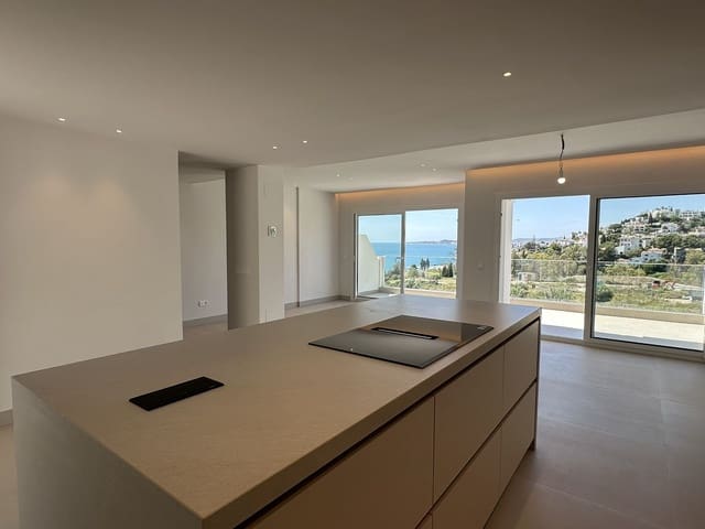 4 makuuhuone Omakotitalo myytävänä paikassa Torrequebrada, Benalmádena - 795 000 € (Ref: 9796335)