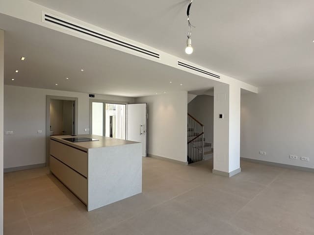 4 makuuhuone Omakotitalo myytävänä paikassa Torrequebrada, Benalmádena - 795 000 € (Ref: 9796335)