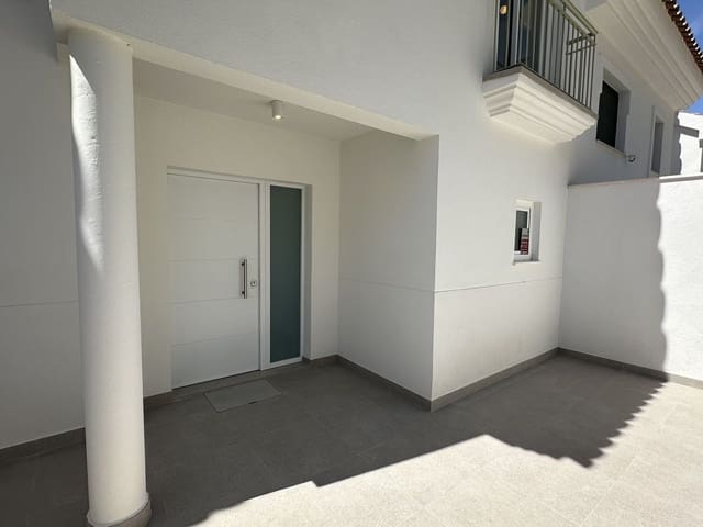 4 makuuhuone Omakotitalo myytävänä paikassa Torrequebrada, Benalmádena - 795 000 € (Ref: 9796335)