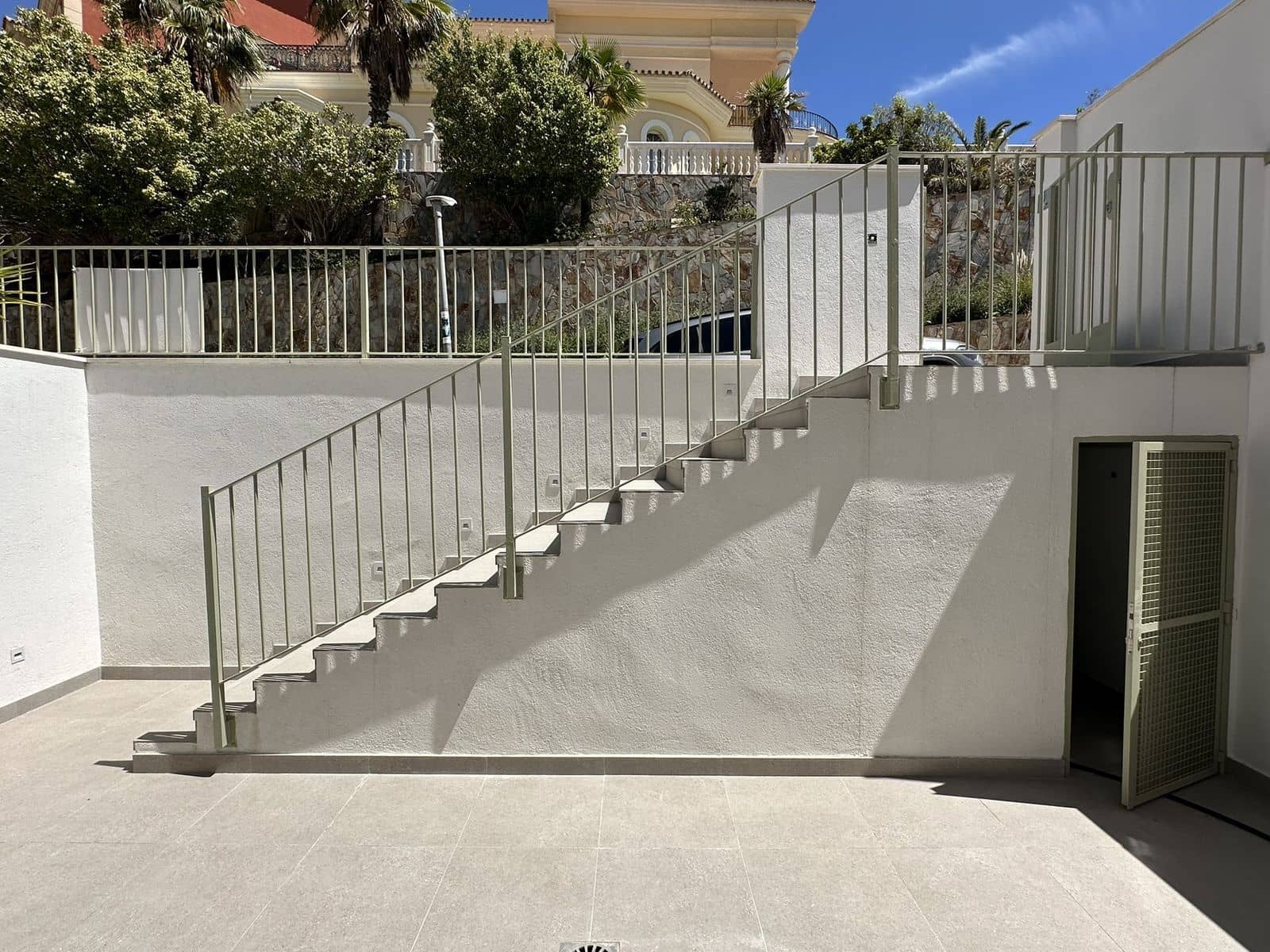 4 makuuhuone Omakotitalo myytävänä paikassa Torrequebrada - 795 000 € (Ref: 9796335)