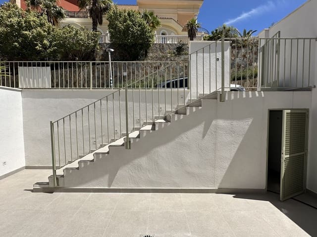 4 makuuhuone Omakotitalo myytävänä paikassa Torrequebrada, Benalmádena - 795 000 € (Ref: 9796335)