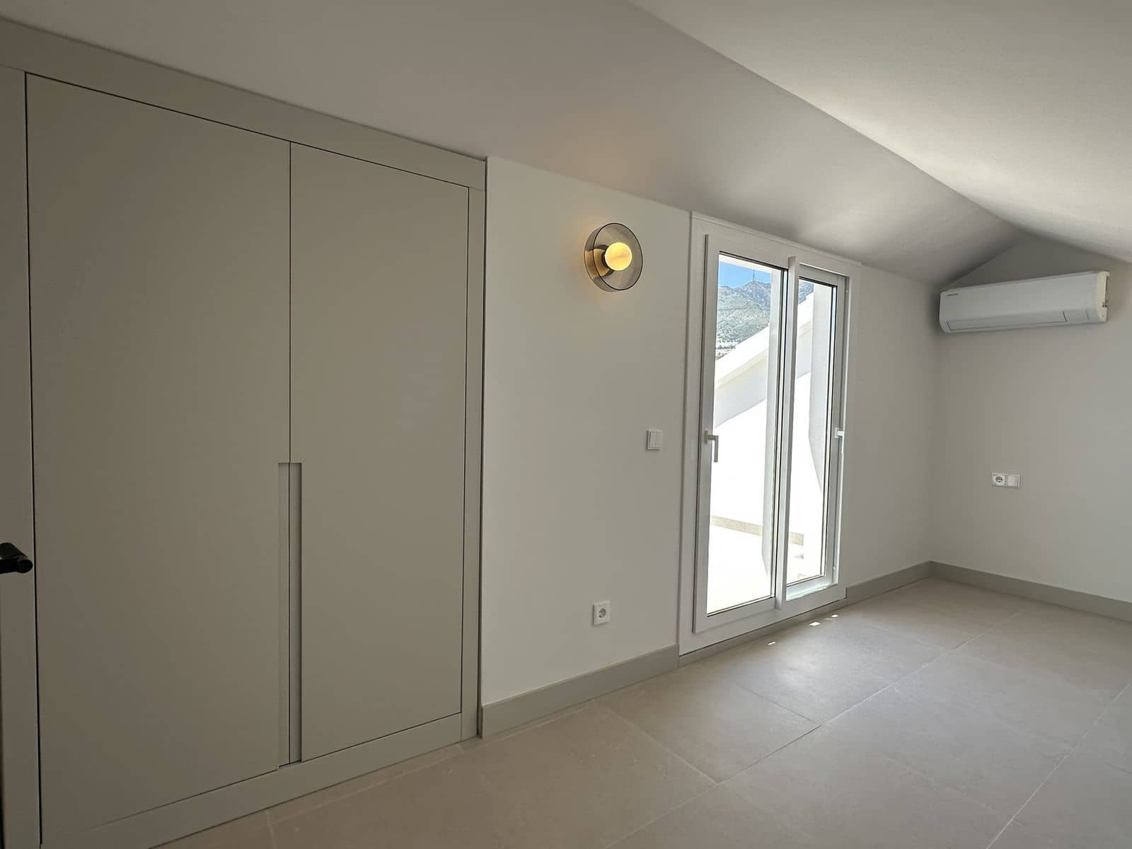 4 makuuhuone Omakotitalo myytävänä paikassa Torrequebrada - 795 000 € (Ref: 9796335)