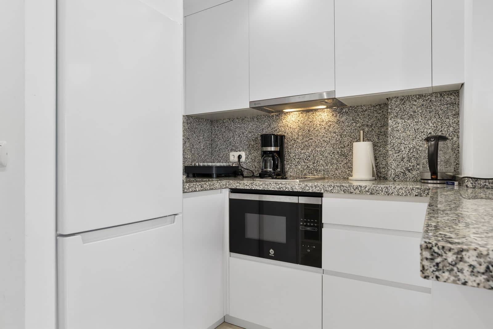 Apartamento de 2 habitaciones en Nueva Andalucia en venta - 350.000 € (Ref: 9796336)