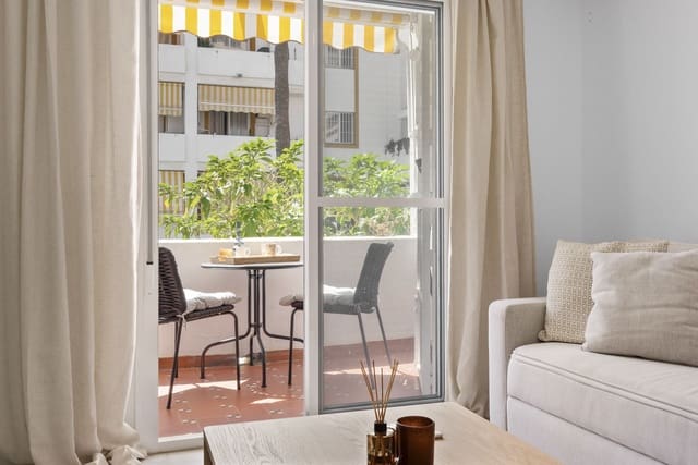 Apartamento de 2 habitaciones en Nueva Andalucia, Marbella en venta - 350.000 € (Ref: 9796336)