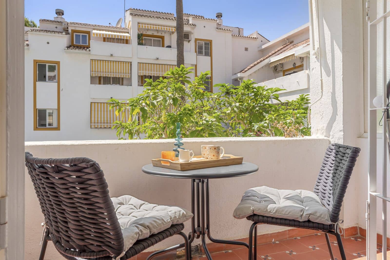 Apartamento de 2 habitaciones en Nueva Andalucia en venta - 350.000 € (Ref: 9796336)