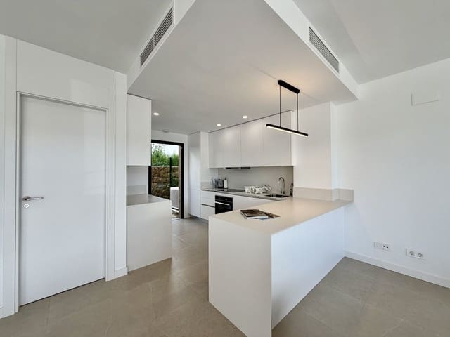 Pareado de 3 habitaciones en Atalaya-Isdabe, Estepona en venta - 745.000 € (Ref: 9796339)