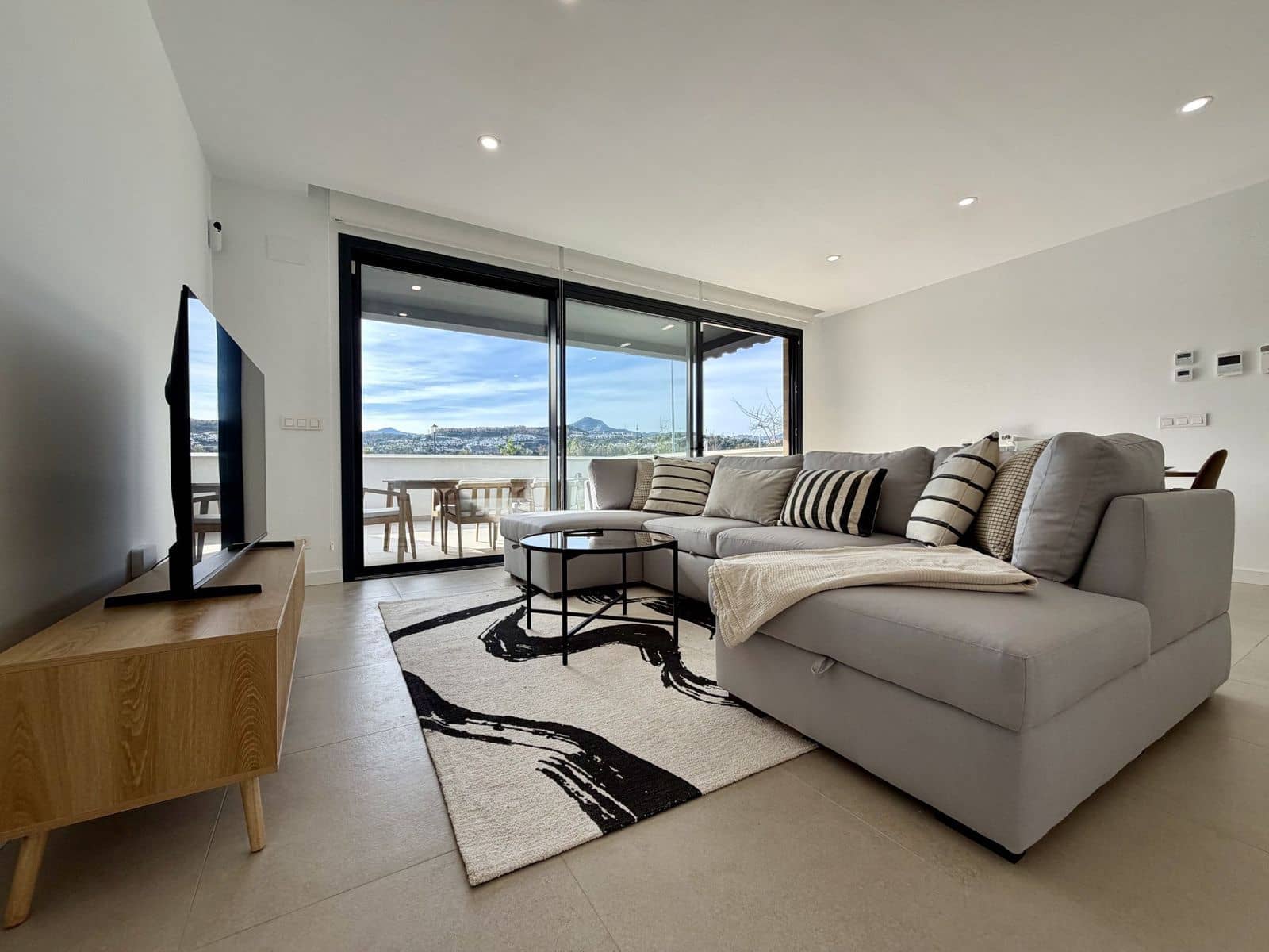 Pareado de 3 habitaciones en Atalaya-Isdabe en venta - 745.000 € (Ref: 9796339)