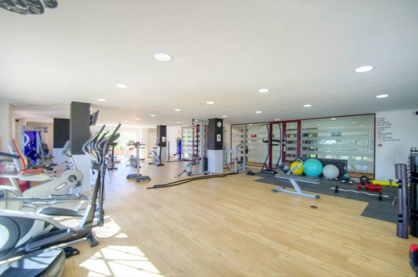 Apartamento de 2 habitaciones en La Mairena en venta - 360.000 € (Ref: 9796340)