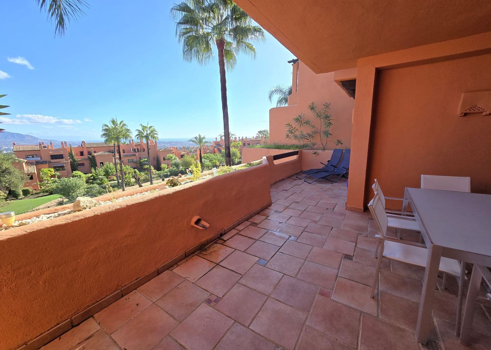 Apartamento de 2 habitaciones en La Mairena en venta - 360.000 € (Ref: 9796340)