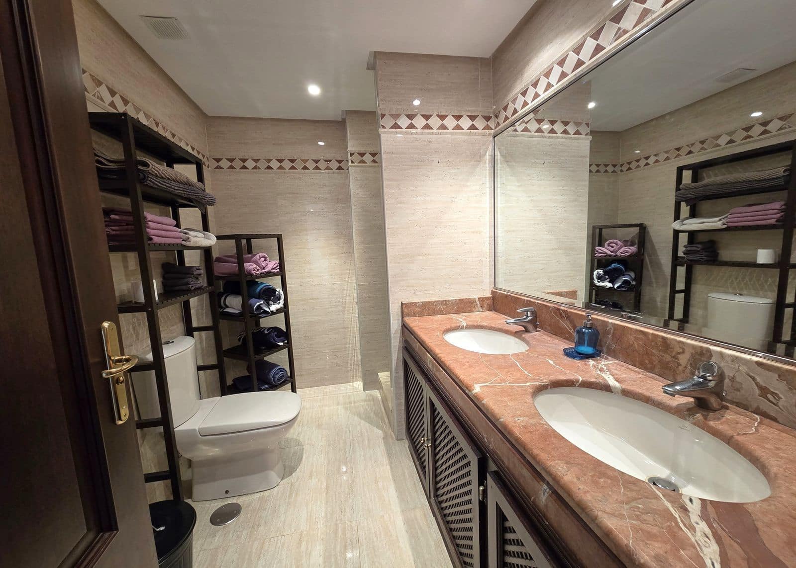 Apartamento de 2 habitaciones en La Mairena en venta - 360.000 € (Ref: 9796340)