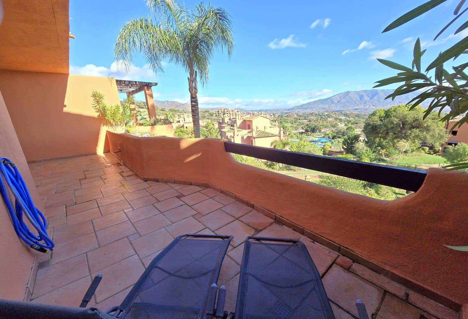 Apartamento de 2 habitaciones en La Mairena en venta - 360.000 € (Ref: 9796340)