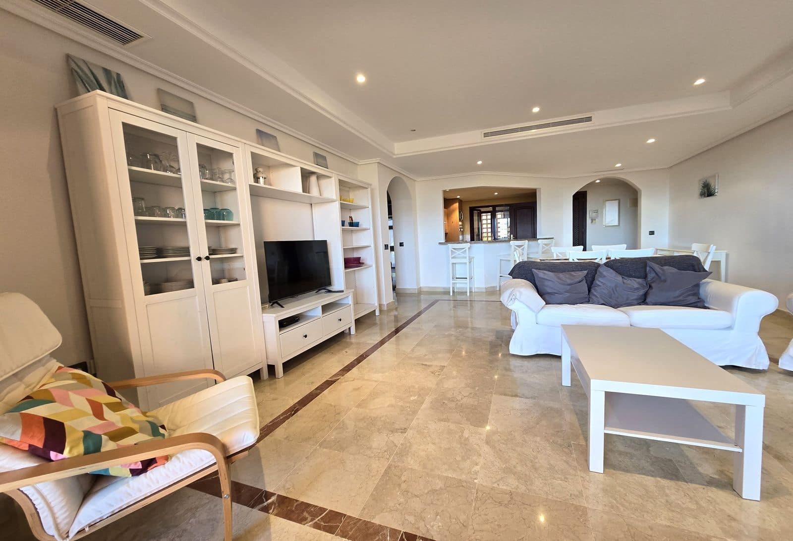 Apartamento de 2 habitaciones en La Mairena en venta - 360.000 € (Ref: 9796340)