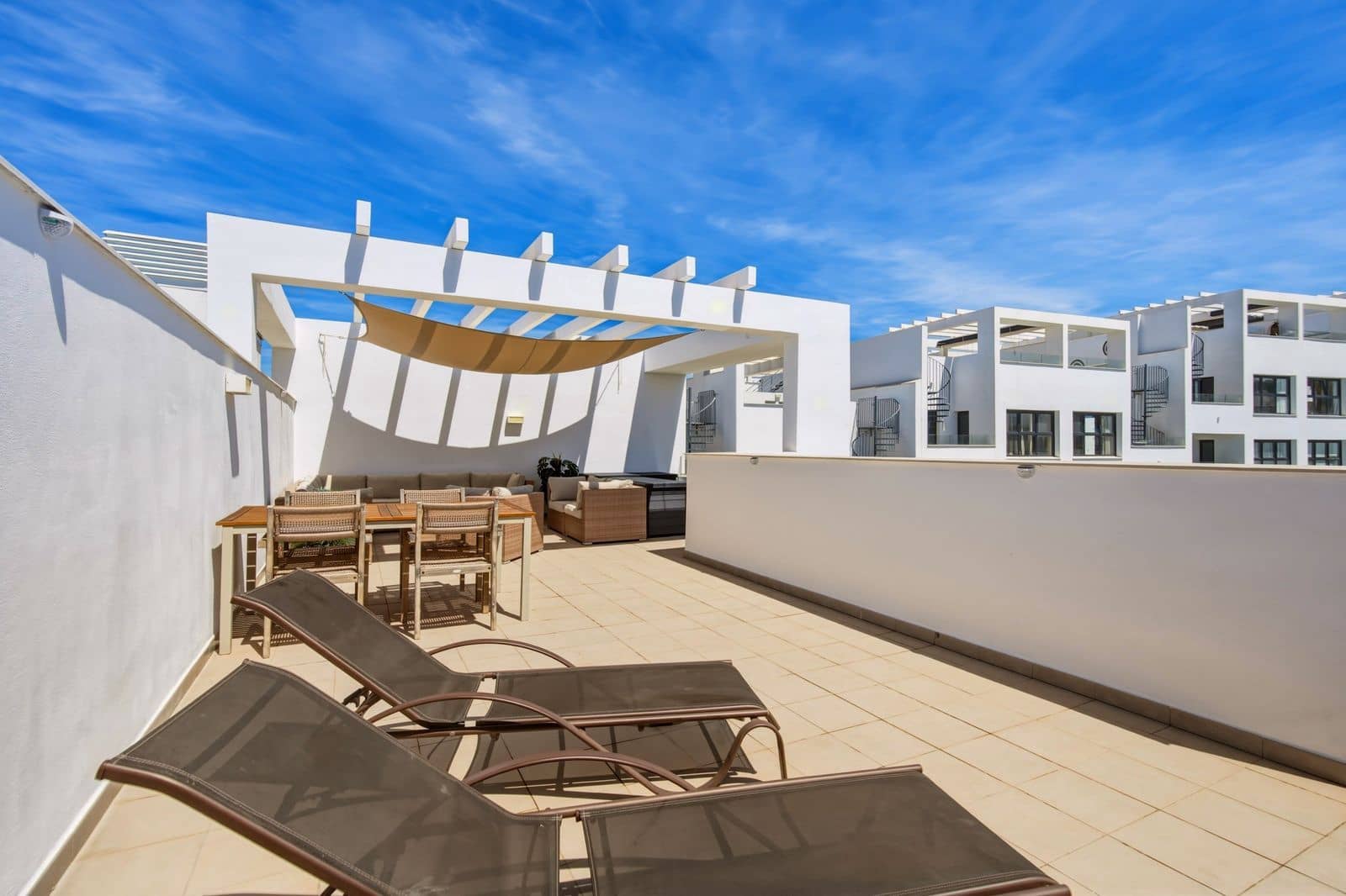 3 sypialnia Penthouse na sprzedaż w Estepona - 559 000 € (Ref: 9796350)