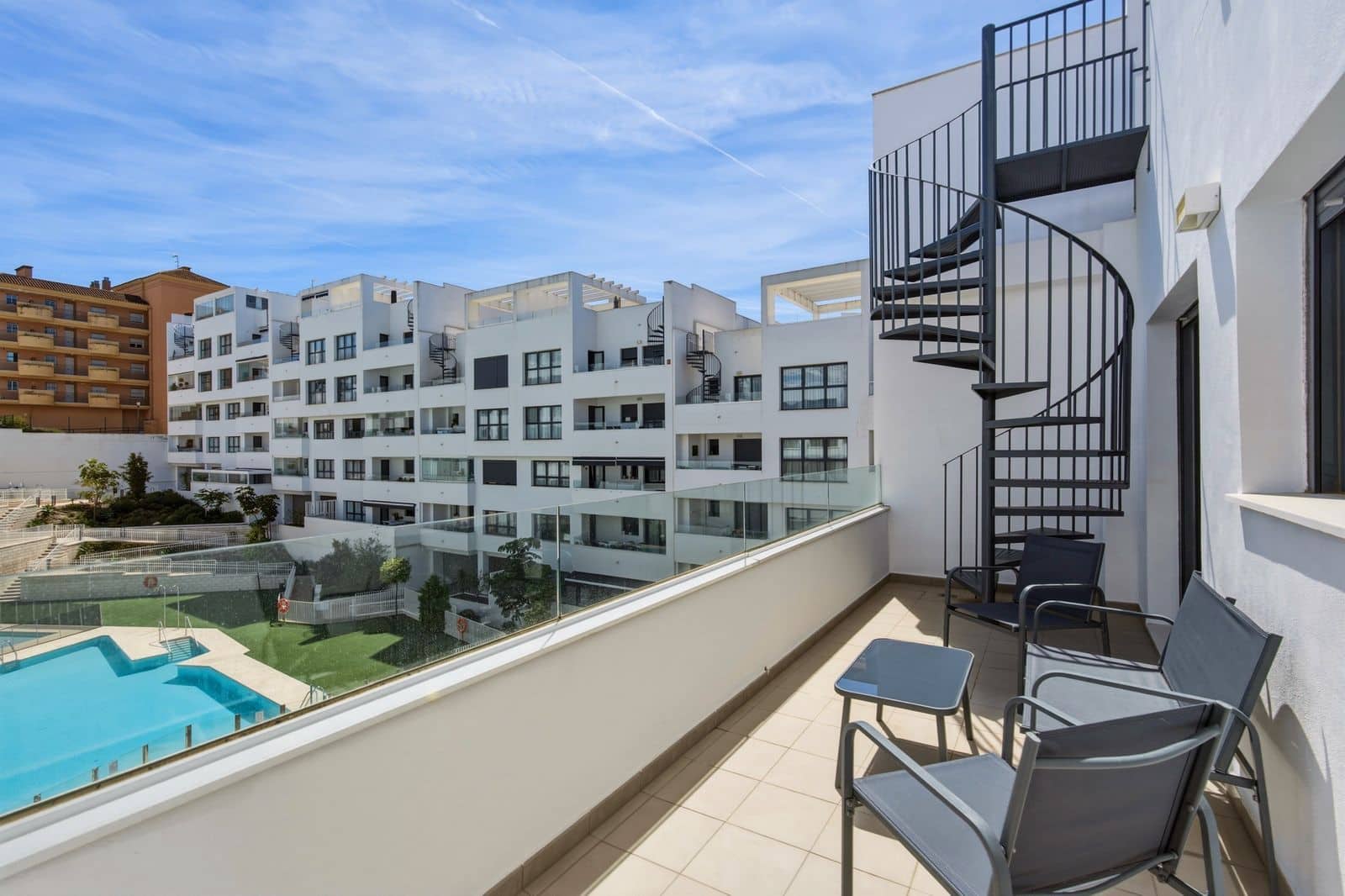 3 sypialnia Penthouse na sprzedaż w Estepona - 559 000 € (Ref: 9796350)