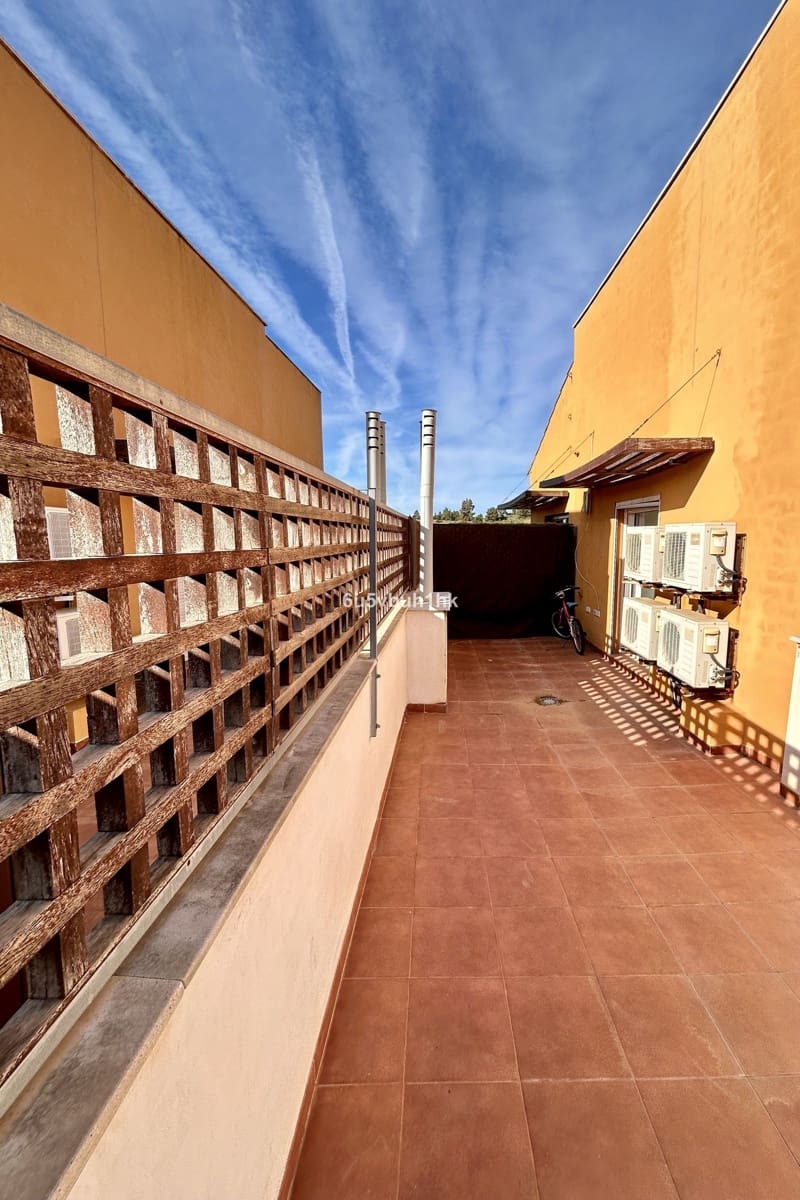 4 slaapkamer Huis te koop in Mijas Costa - € 449.000 (Ref: 9796351)