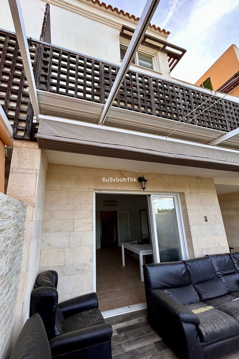 4 slaapkamer Huis te koop in Mijas Costa - € 449.000 (Ref: 9796351)