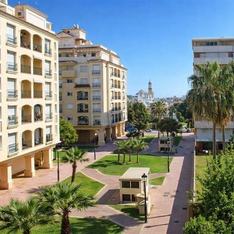 2 soveværelse Penthouse til salg i Estepona - € 749.000 (Ref: 9796353)