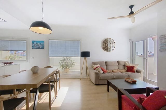 2 soveværelse Penthouse til salg i Estepona - € 749.000 (Ref: 9796353)