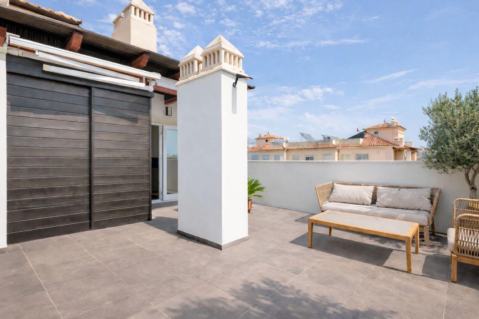 2 soveværelse Penthouse til salg i Estepona - € 749.000 (Ref: 9796353)