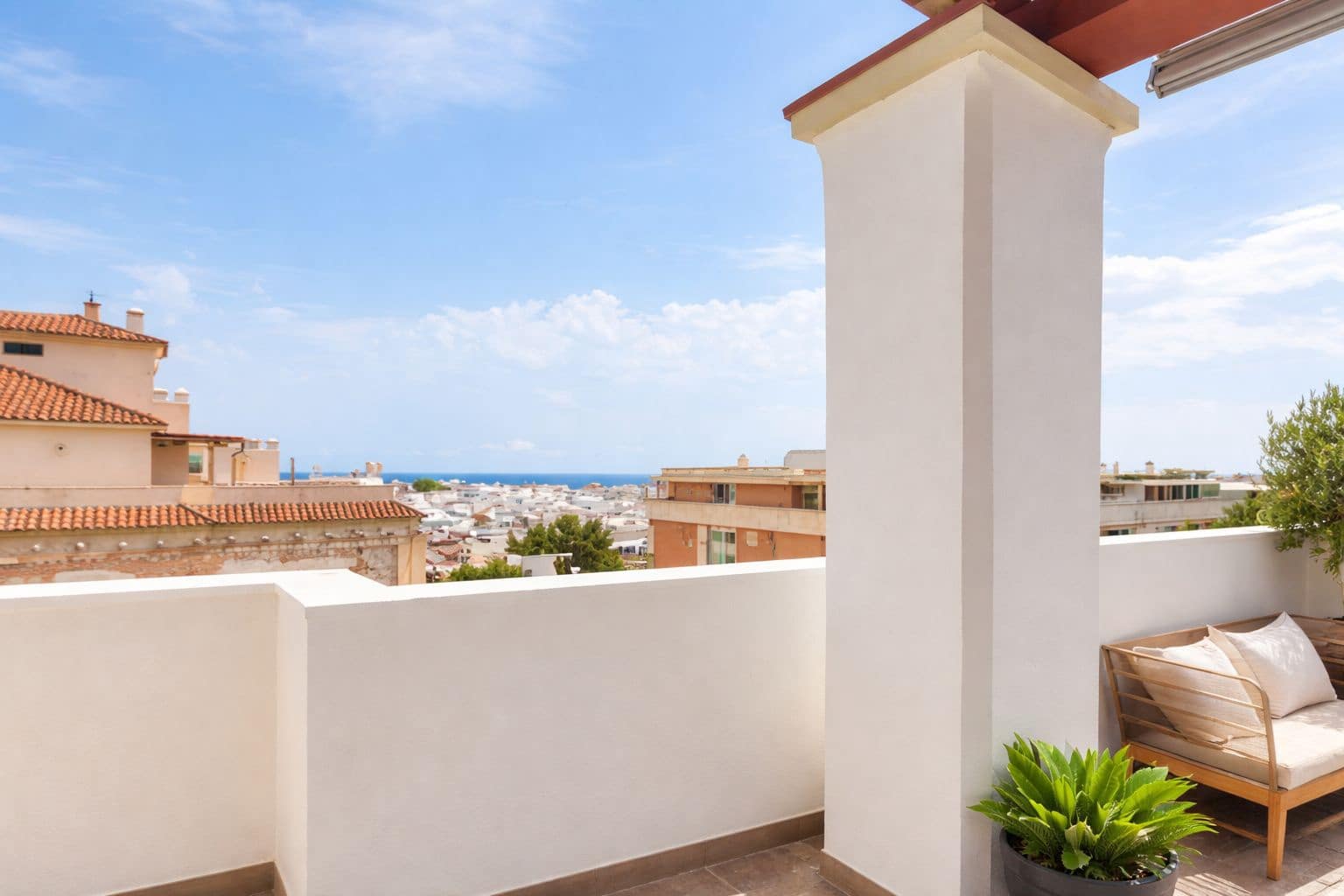 2 soveværelse Penthouse til salg i Estepona - € 749.000 (Ref: 9796353)
