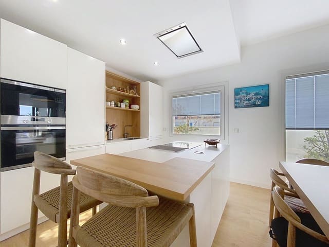 2 soveværelse Penthouse til salg i Estepona - € 749.000 (Ref: 9796353)