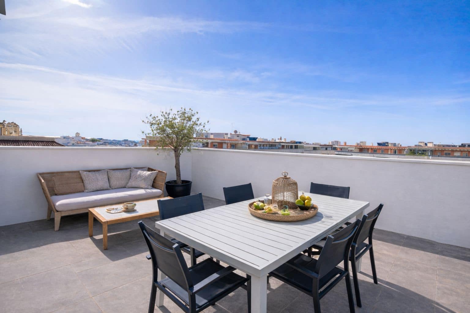 2 soveværelse Penthouse til salg i Estepona - € 749.000 (Ref: 9796353)