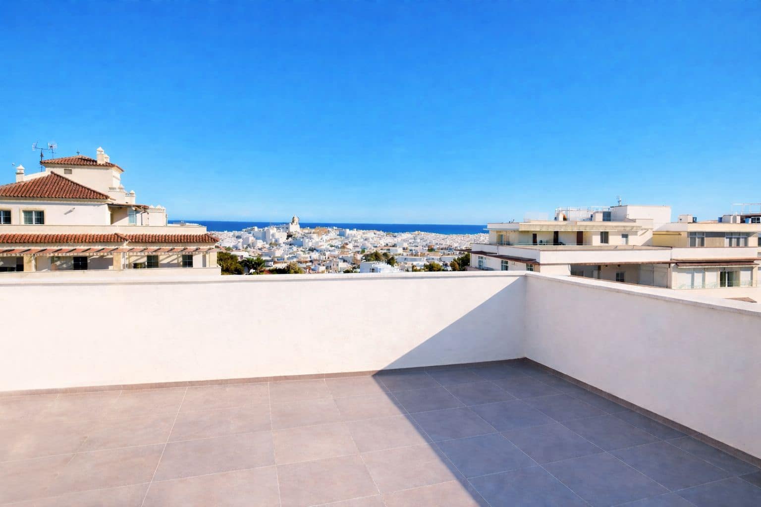 2 soveværelse Penthouse til salg i Estepona - € 749.000 (Ref: 9796353)