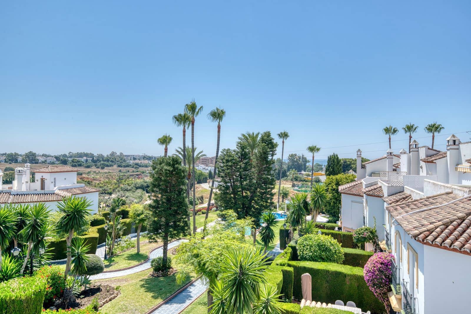 3 bedroom Townhouse for sale in New Golden Mile - € 495,000 (Ref: 9796357)