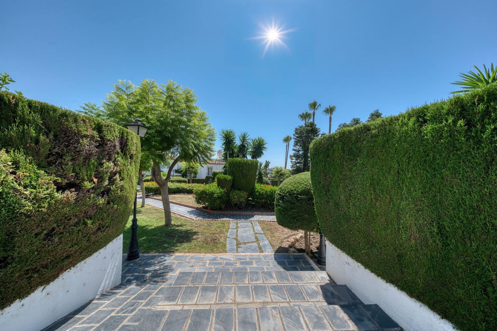 3 bedroom Townhouse for sale in New Golden Mile - € 495,000 (Ref: 9796357)