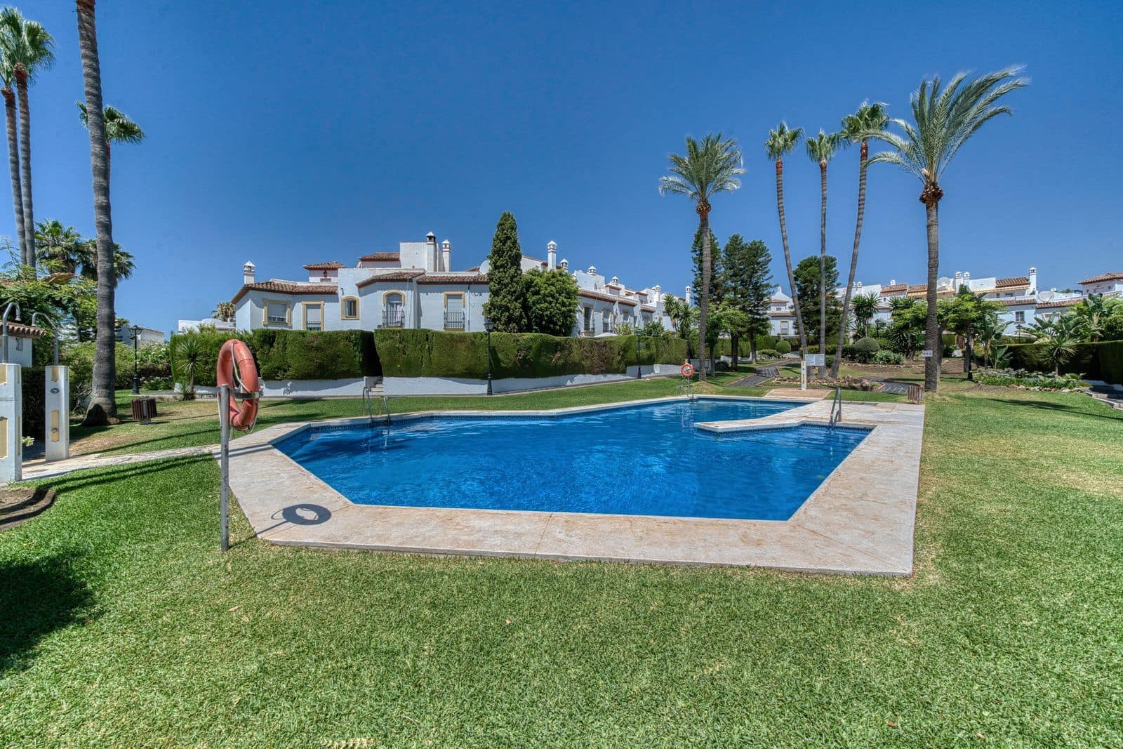 3 bedroom Townhouse for sale in New Golden Mile - € 495,000 (Ref: 9796357)