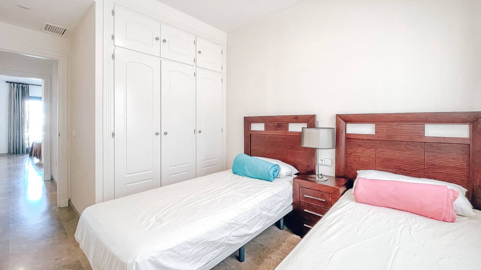 2 sypialnia Apartament na sprzedaż w La Duquesa / Puerto de la Duquesa - 325 000 € (Ref: 9796358)