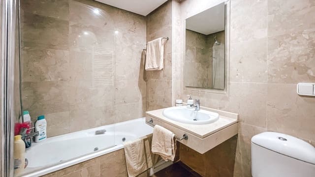 2 sypialnia Apartament na sprzedaż w La Duquesa / Puerto de la Duquesa, Manilva - 325 000 € (Ref: 9796358)