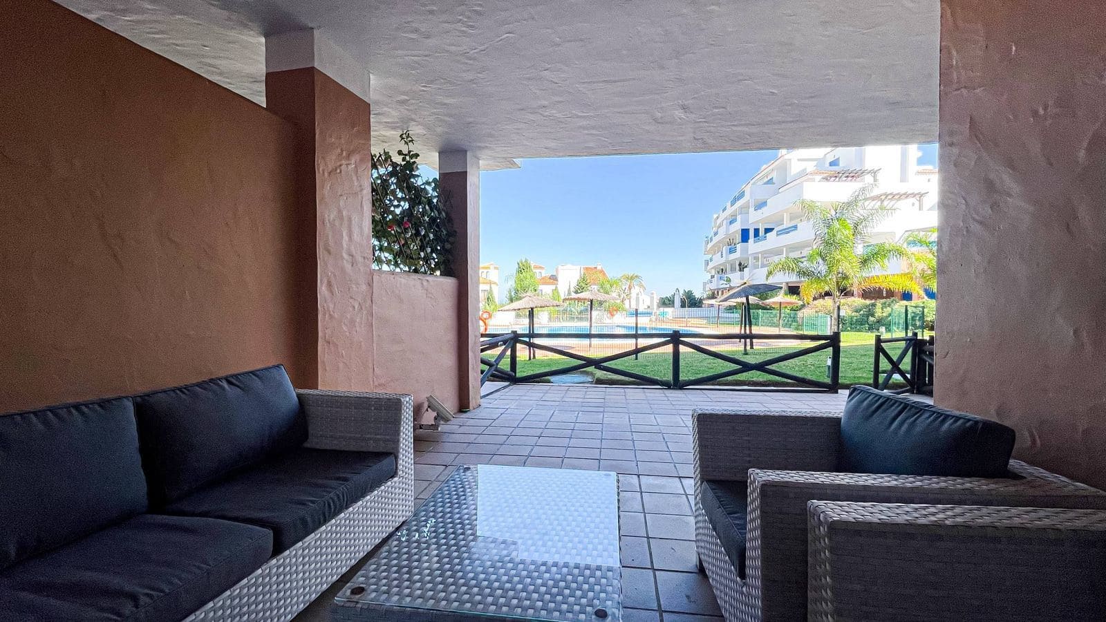 2 sypialnia Apartament na sprzedaż w La Duquesa / Puerto de la Duquesa - 325 000 € (Ref: 9796358)