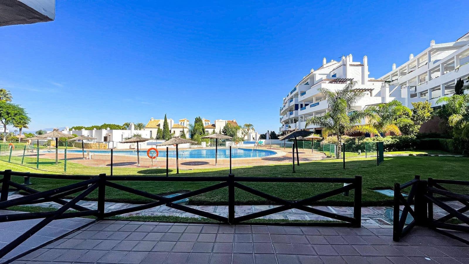 2 sypialnia Apartament na sprzedaż w La Duquesa / Puerto de la Duquesa - 325 000 € (Ref: 9796358)