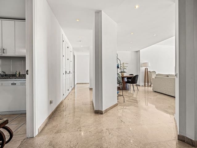 3 sovrum Lägenhet till salu i Elviria, Marbella - 785 000 € (Ref: 9796359)