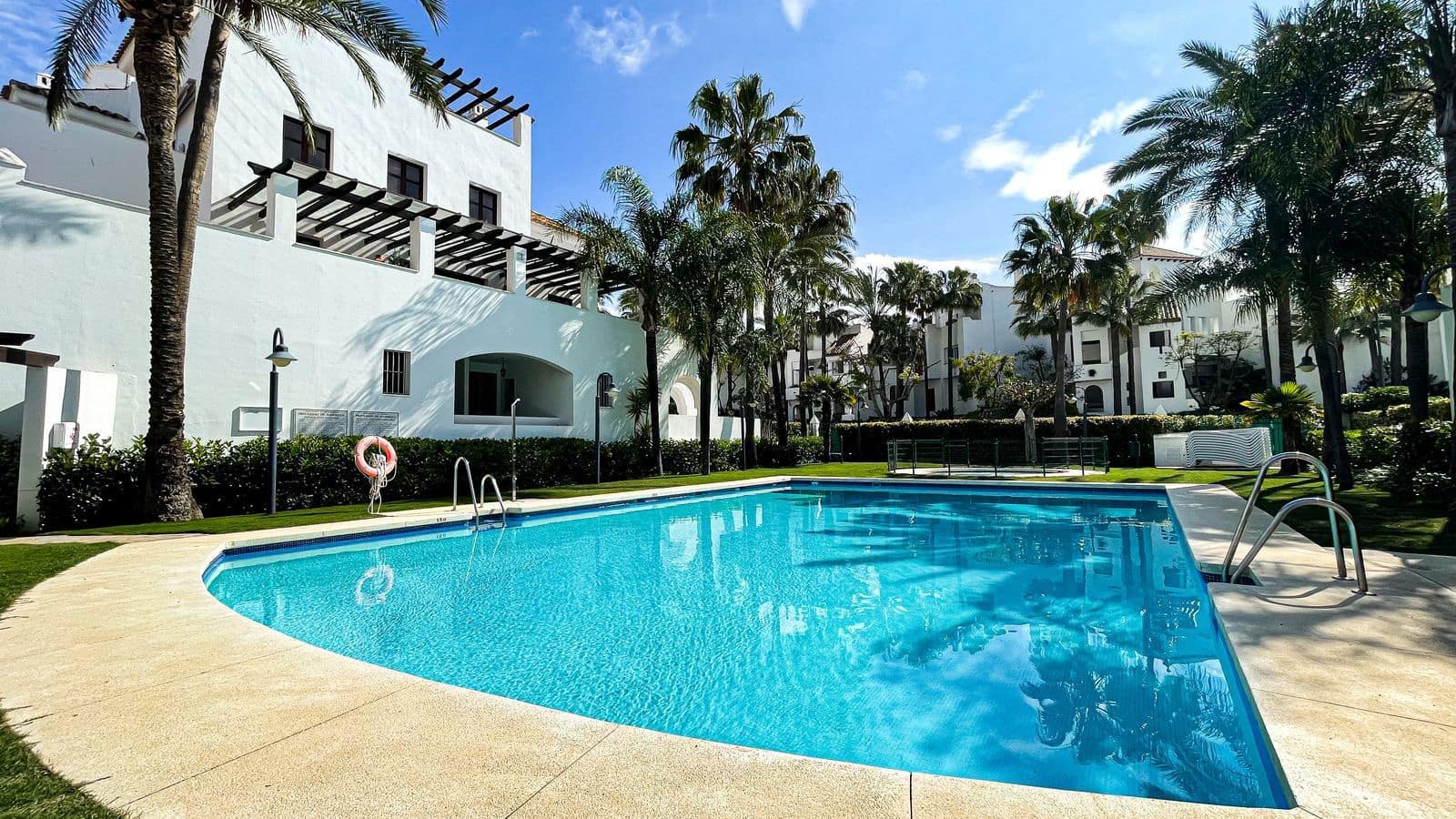 2 chambre Appartement à vendre à Puerto Banus - 699 950 € (Ref: 9796363)