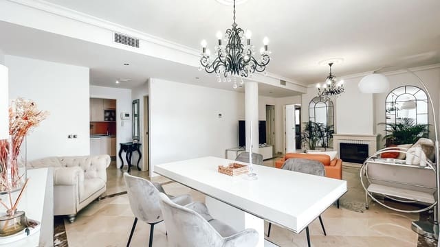 2 chambre Appartement à vendre à Puerto Banus, Marbella - 699 950 € (Ref: 9796363)