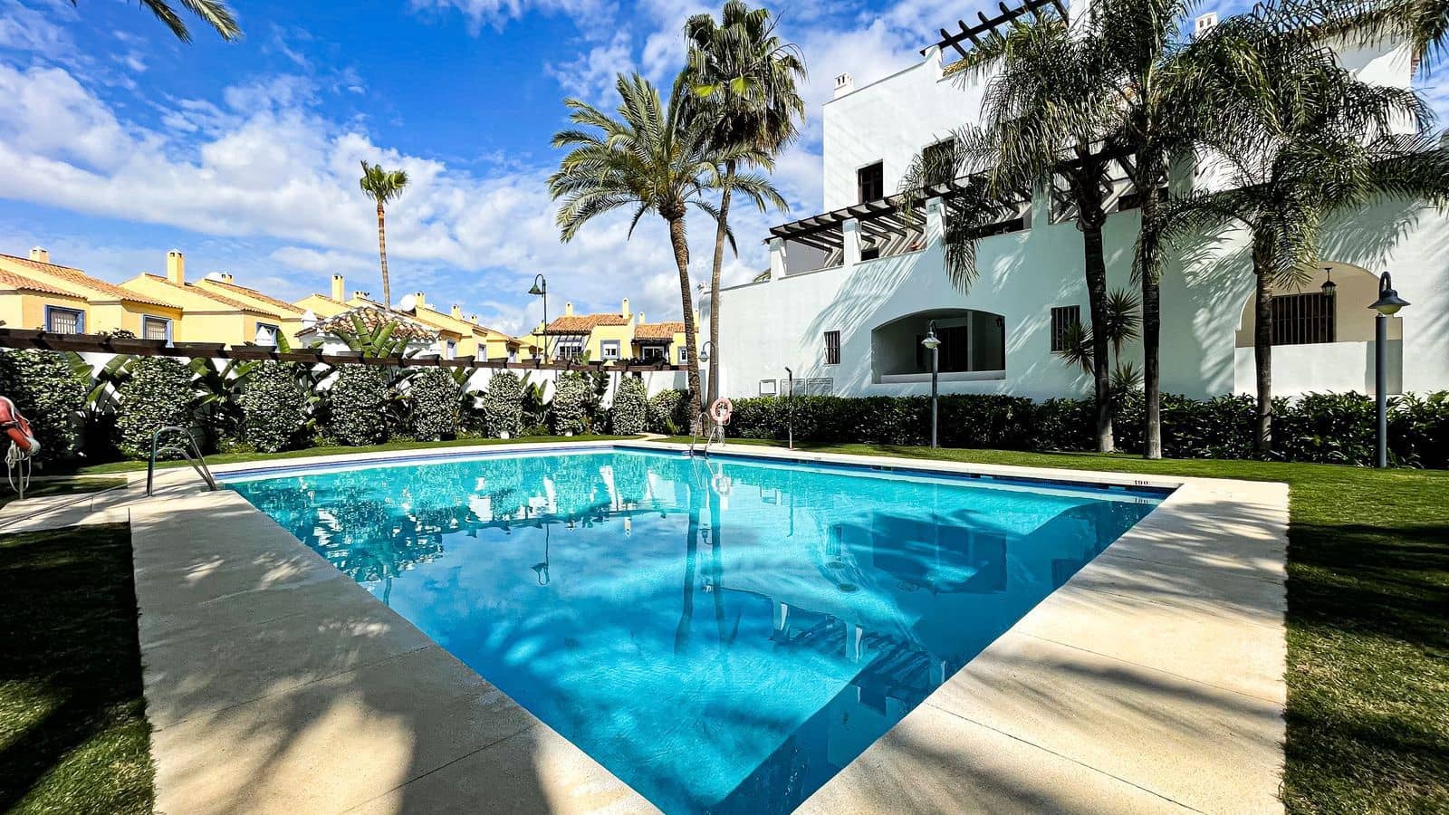 2 chambre Appartement à vendre à Puerto Banus - 699 950 € (Ref: 9796363)