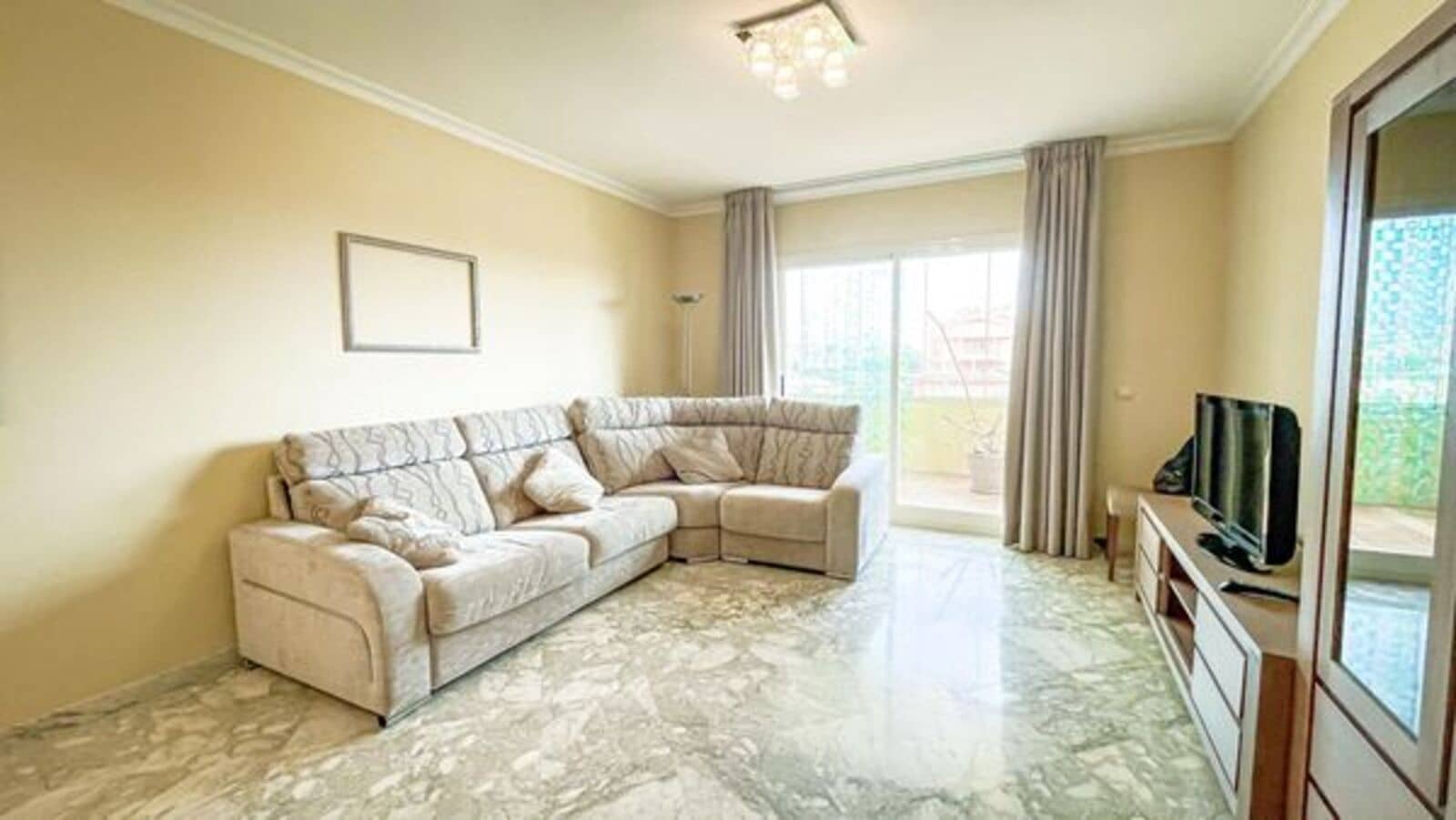 Apartamento de 2 habitaciones en Mijas Costa en venta - 419.000 € (Ref: 9796365)