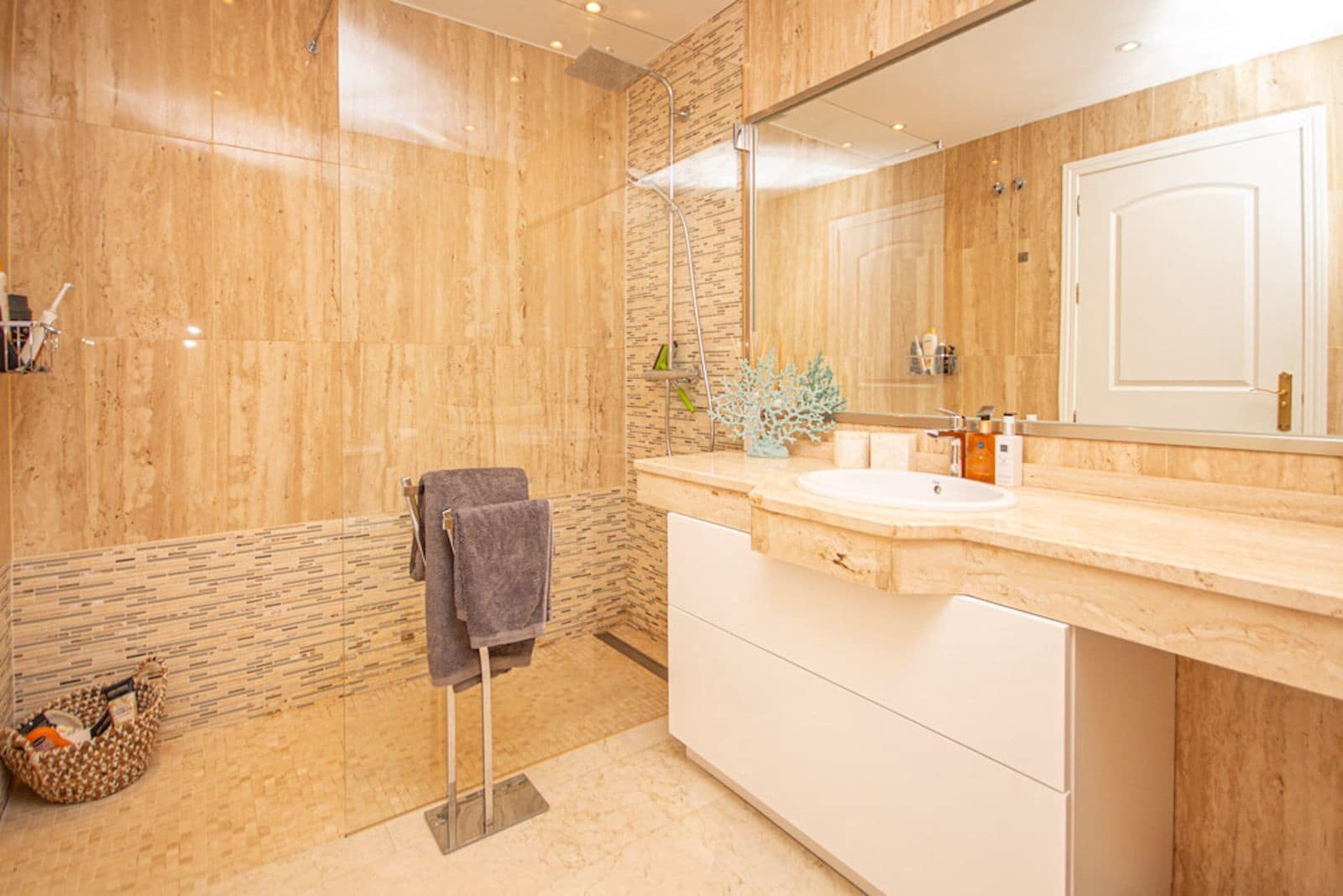 2 soveværelse Lejlighed til salg i Elviria - € 389.000 (Ref: 9796373)