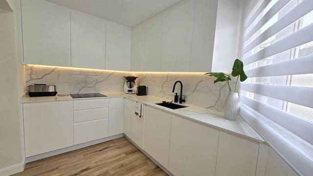 4 Zimmer Apartment zu verkaufen in Benalmádena - 699.000 € (Ref: 9796376)