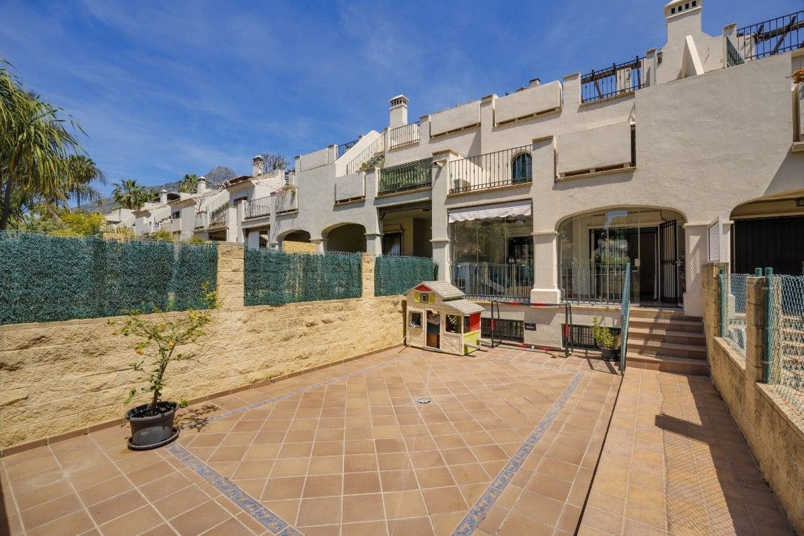 3 soveværelse Byhus til salg i Marbella - € 849.000 (Ref: 9796379)