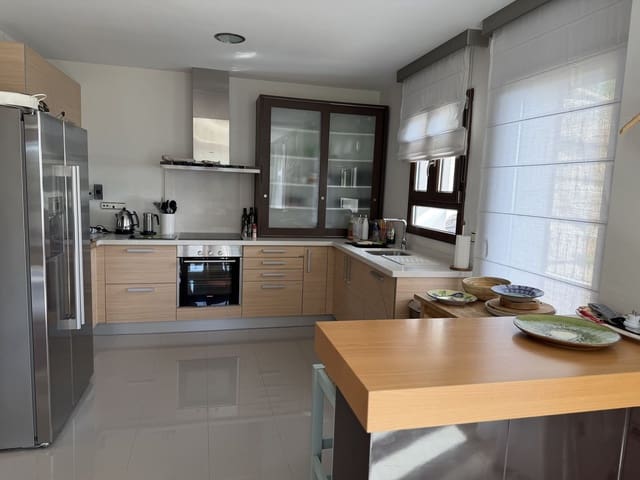 4 soveværelse Villa til salg i Benahavís - € 1.595.000 (Ref: 9796381)