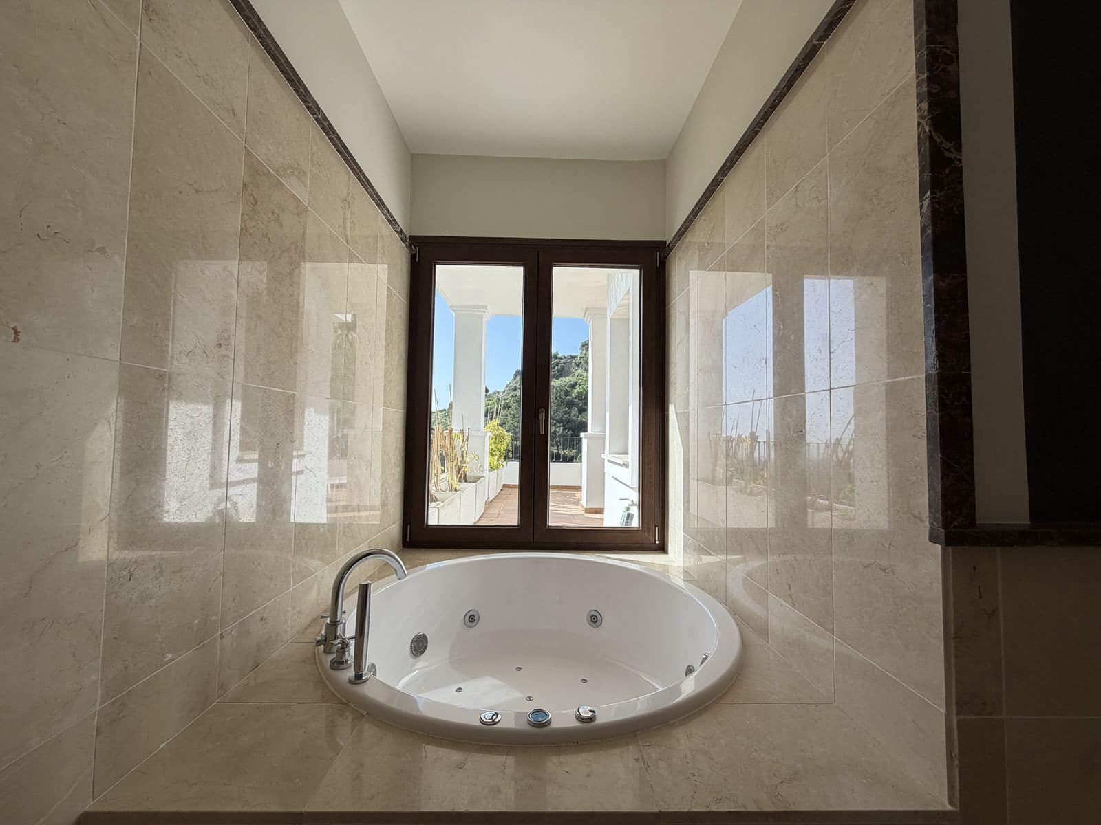 4 soveværelse Villa til salg i Benahavis - € 1.595.000 (Ref: 9796381)