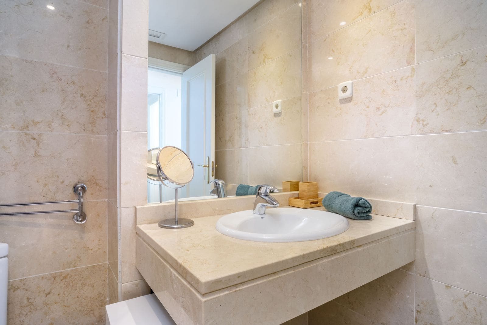 2 chambre Appartement à vendre à Puerto Banus - 430 000 € (Ref: 9796382)