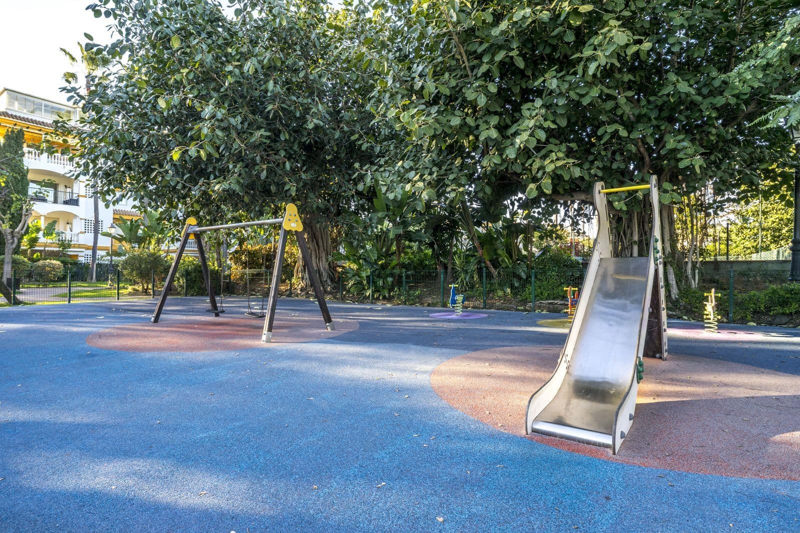 2 chambre Appartement à vendre à Puerto Banus - 430 000 € (Ref: 9796382)