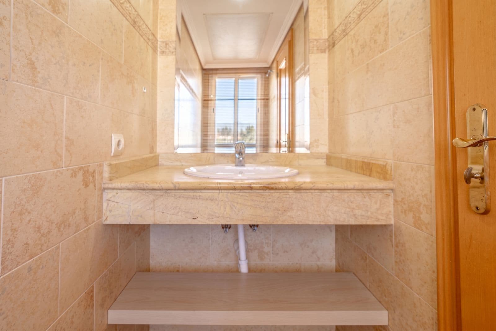 Pareado de 3 habitaciones en Nueva Andalucia en venta - 550.000 € (Ref: 9796383)