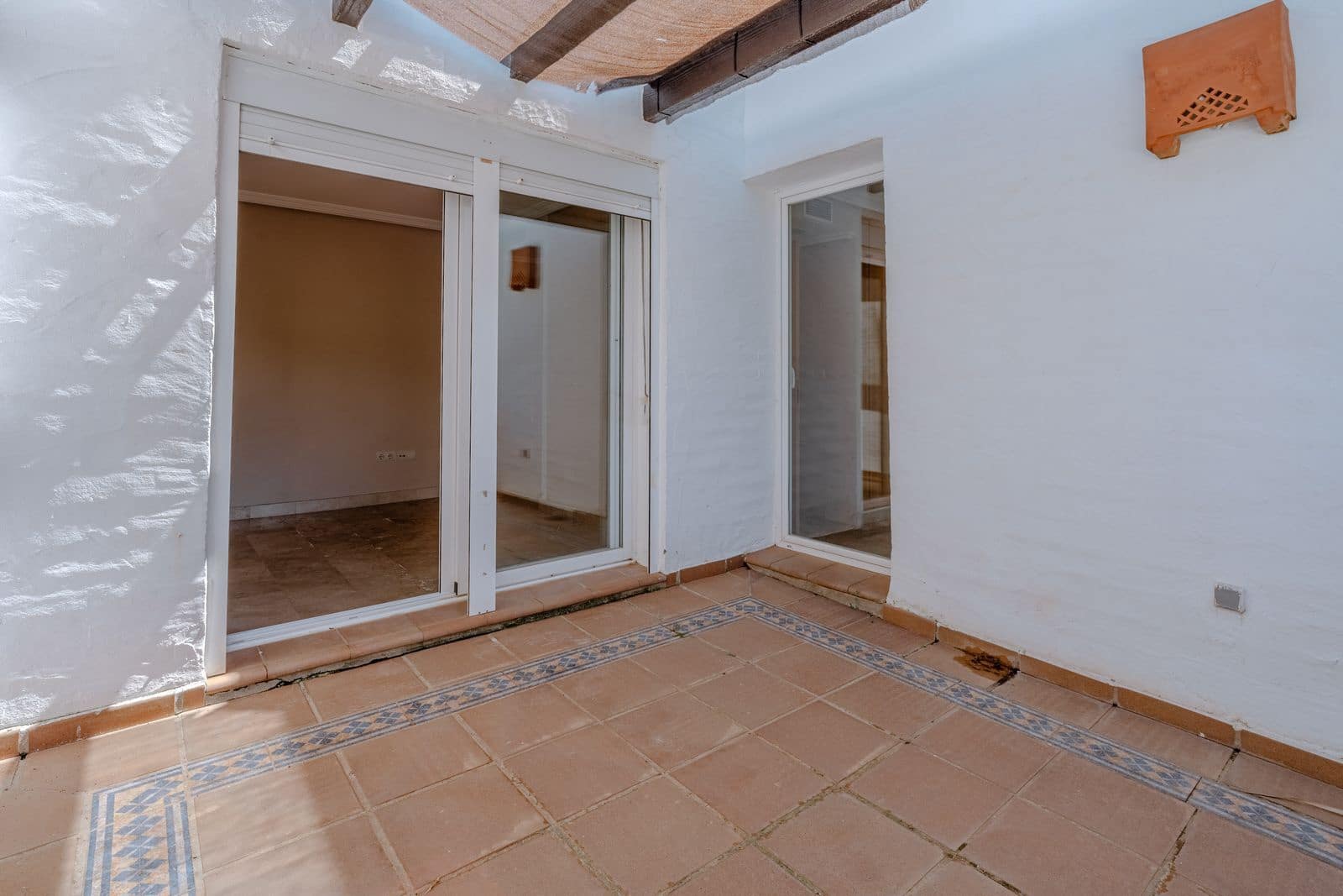 Pareado de 3 habitaciones en Nueva Andalucia en venta - 550.000 € (Ref: 9796383)