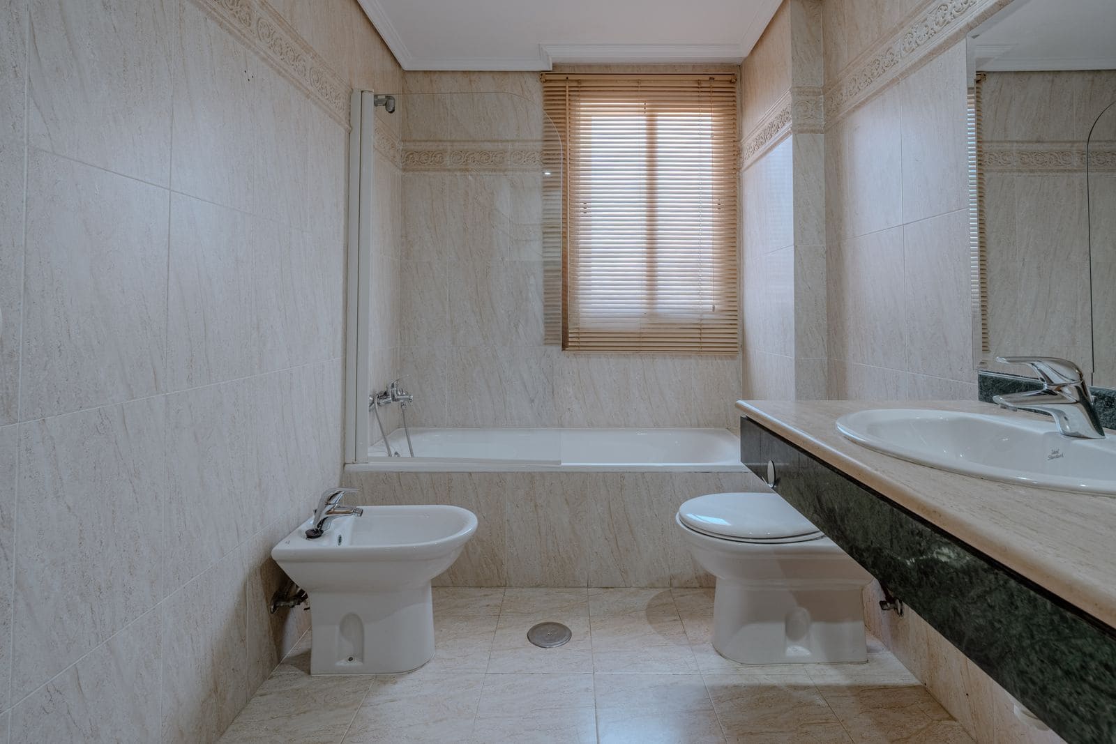 Pareado de 3 habitaciones en Nueva Andalucia en venta - 550.000 € (Ref: 9796383)