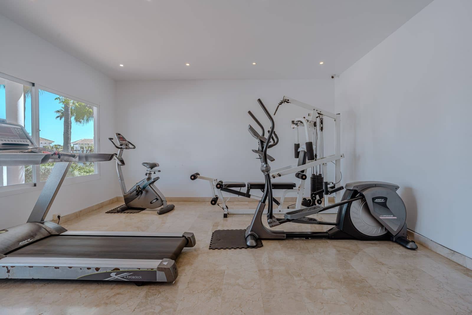 Pareado de 3 habitaciones en Nueva Andalucia en venta - 550.000 € (Ref: 9796383)